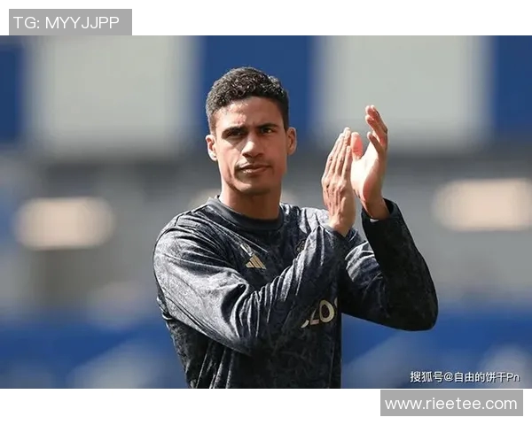 足球巨星最新动态揭晓新闻发布会亮相，聚焦赛季表现与未来计划