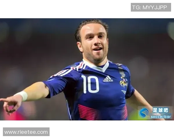 足球球星四件套的材质解析及其对运动表现的影响